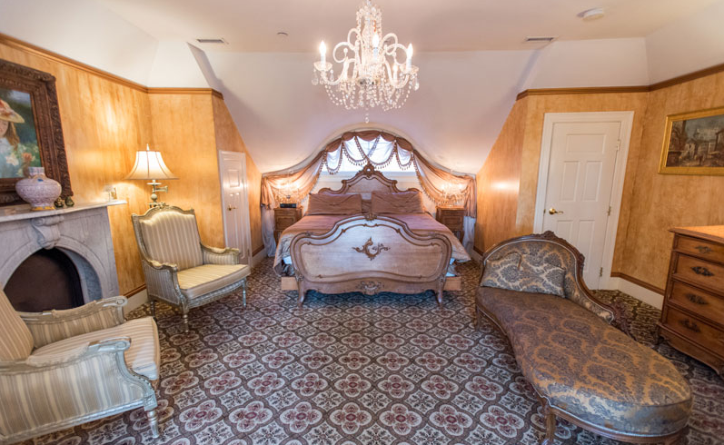 Gramercy Mansion B&B | Carriage House - Baltimore, MD